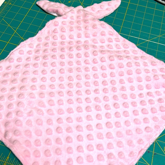 Baby Cuddle Rabbit Blankie. - Picture 3 of 5